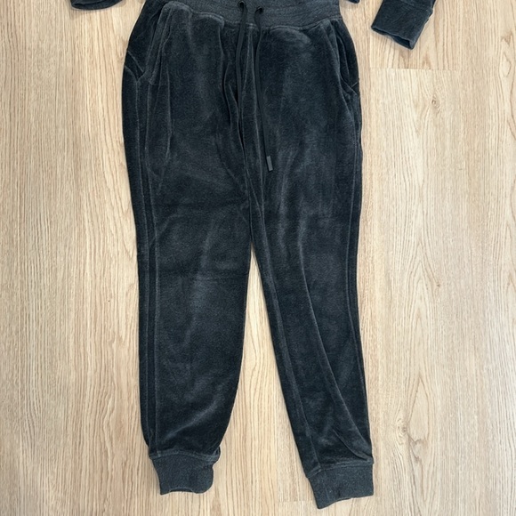 Lululemon 2 pieces terry jogger suit - size 4 - Picture 2 of 4
